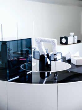 Philipp Thesen: Design as a Principal Philipp Thesen: Das Design hat die Verantwortung